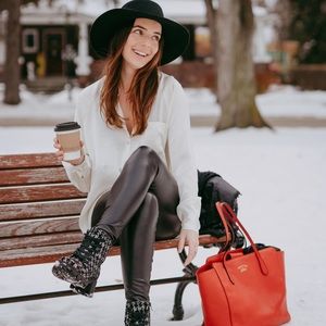 Meet your Posher, Victoria